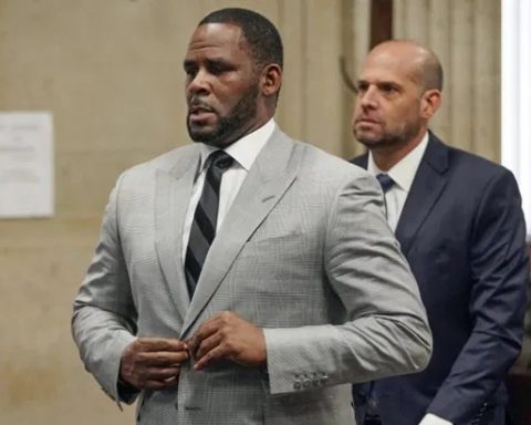 R. Kelly Narrowly Escaped a Stab During Prison Attack