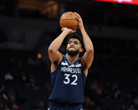 'Rest in Power' as Karl-Anthony Towns loses mother to COVID-19