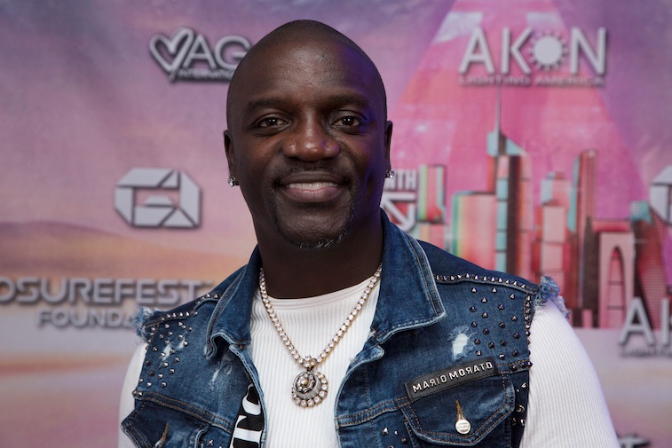 Akon SeAkon Missed On the Chance to Sign Drakecures A $6 Billion Construction Contract