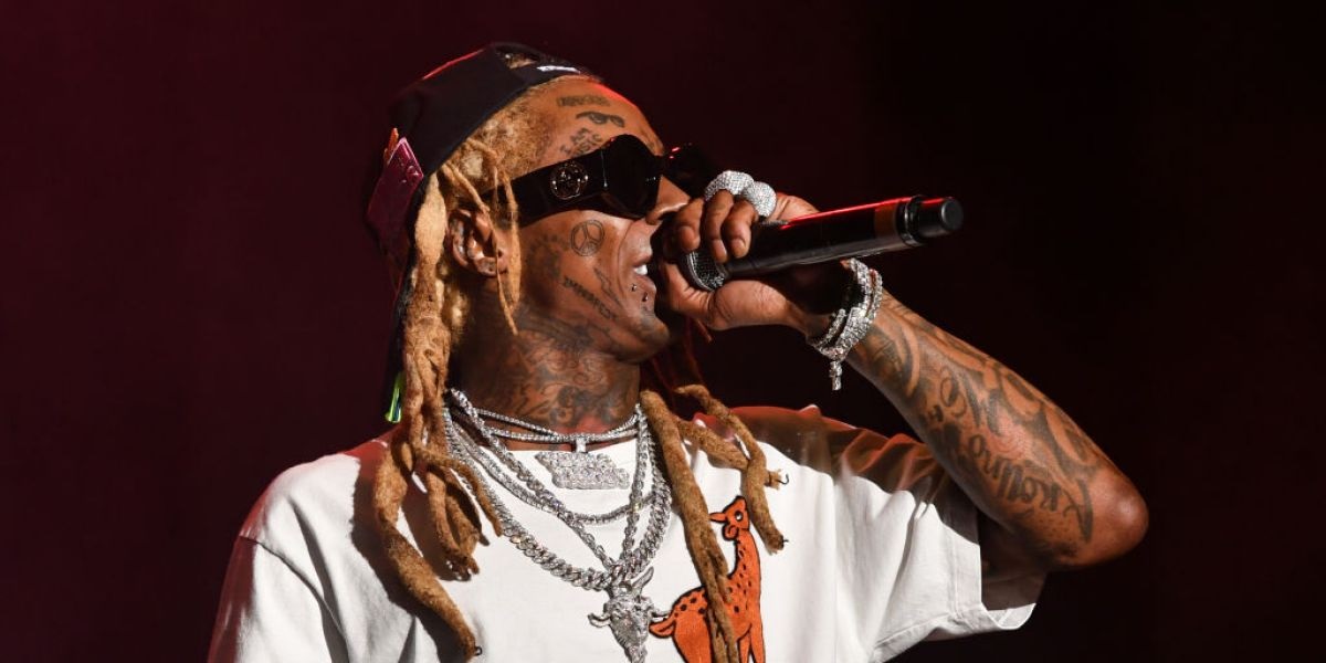 Lil Wayne Honors the GOAT, Kobe Bryant at the 2020 BET Awards