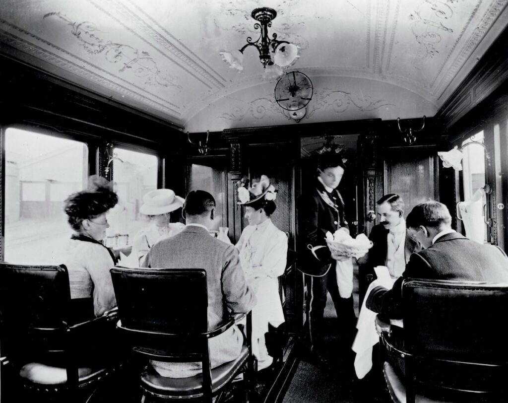 Vintage Photographs Show How Glamorous Train Travel Was In The 1900s And 1940s – Nzeora