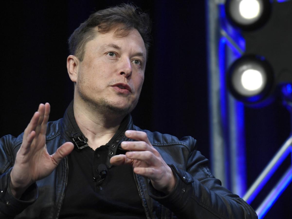 Elon Musk Tells Tesla Employees Don’t Be 'Bothered By Stock Market Craziness'